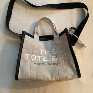 MARC JACOBS THE TOTE BAG